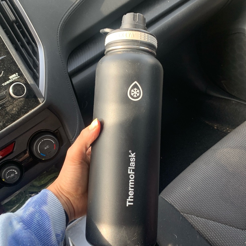 Black hydro flask